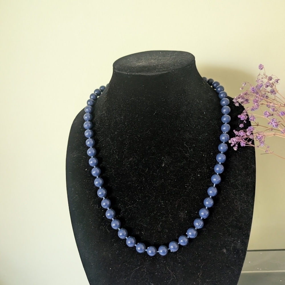 Elegant Blue Beaded Necklace